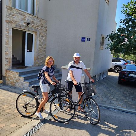 Apartmani Bepo Sveti Filip i Jakov Exteriör bild
