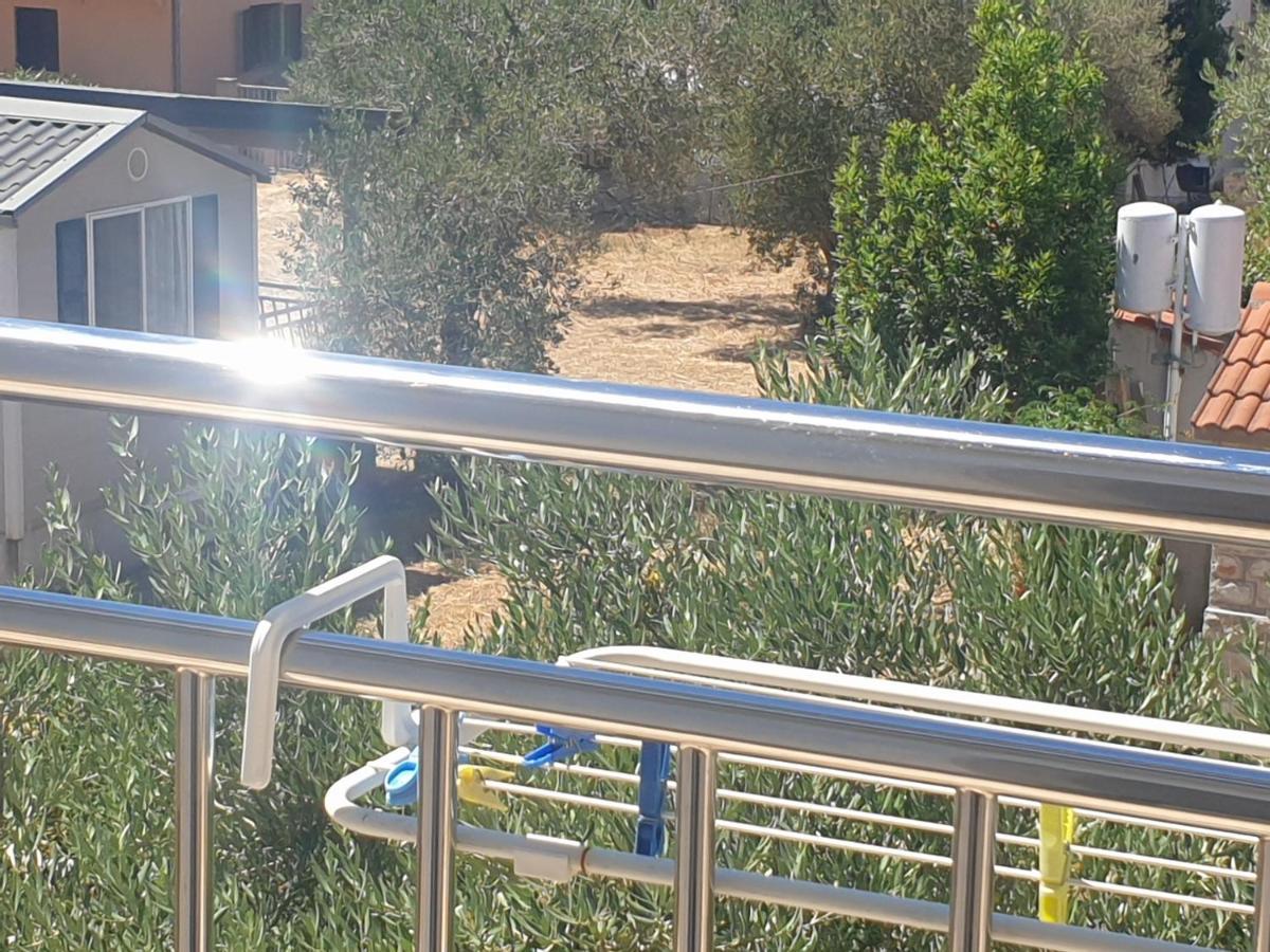 Apartmani Bepo Sveti Filip i Jakov Exteriör bild
