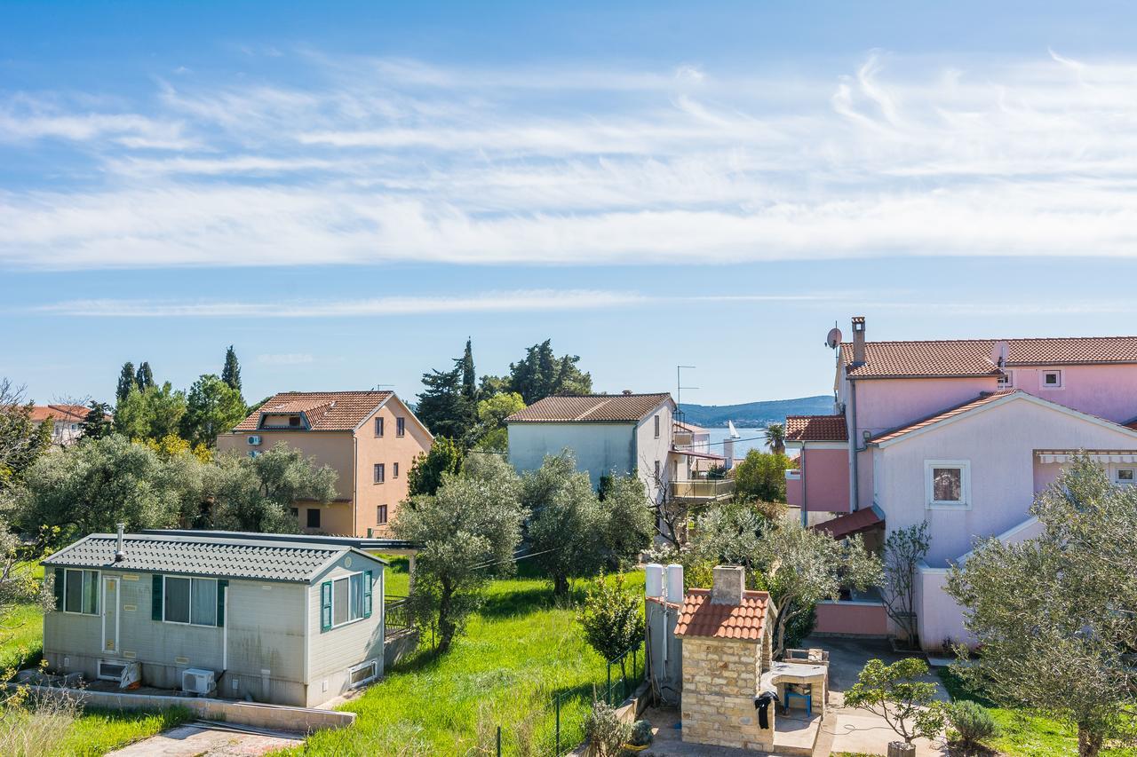 Apartmani Bepo Sveti Filip i Jakov Exteriör bild